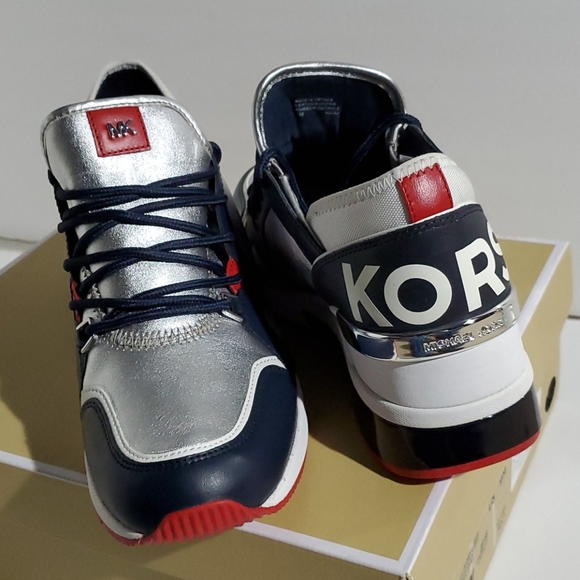 MICHAEL Kors Liv Metallic Leather Trainer - Picture 5 of 8